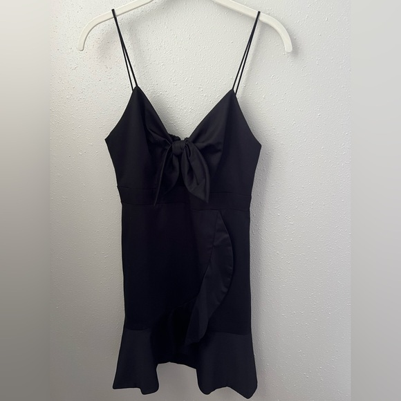 New Alice + Olivia Hilda Black Cutout Fit & Flare Satin Mini Dress Size 6 - Picture 3 of 9